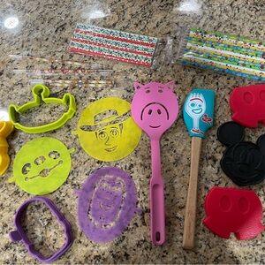 🚫🚫SOLD🚫🚫 New Unused Disney Toy Story Pampered Chef Mickey Mouse Kitchen items